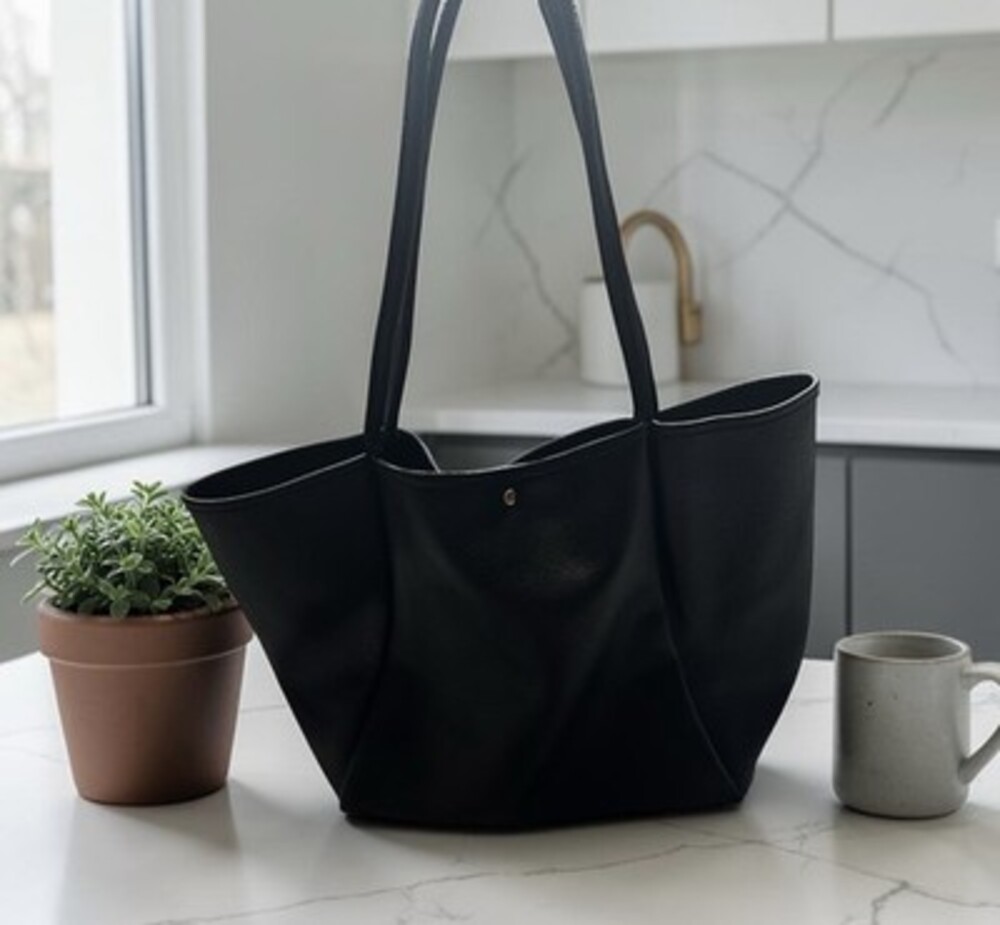 Hoxis Black Solid Tote Handbag Open Top Double Handles Logo w/ Brand Card